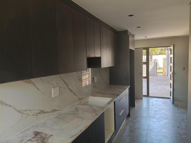 3 Bedroom Property for Sale in Peerless Park North Western Cape